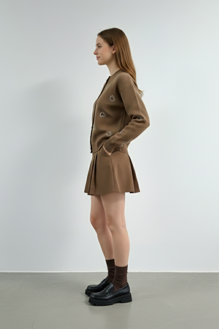 Bisiklet Yaka Kalp Düğme ve Kalpler Nakışlı Triko Hırka