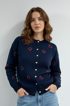 Bisiklet Yaka Kalp Düğme ve Kalpler Nakışlı Triko Hırka