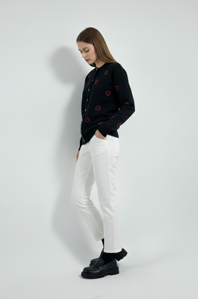 Bisiklet Yaka Kalp Düğme ve Kalpler Nakışlı Triko Hırka