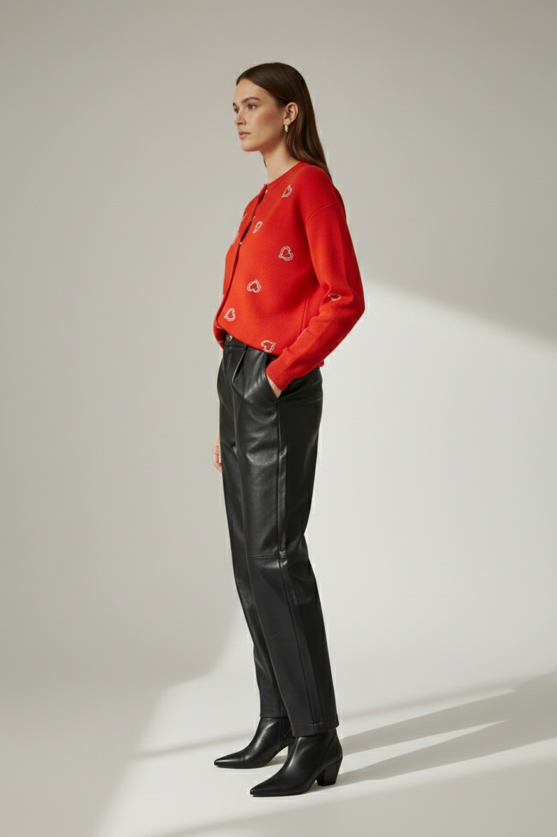 Bisiklet Yaka Kalp Düğme ve Kalpler Nakışlı Triko Hırka