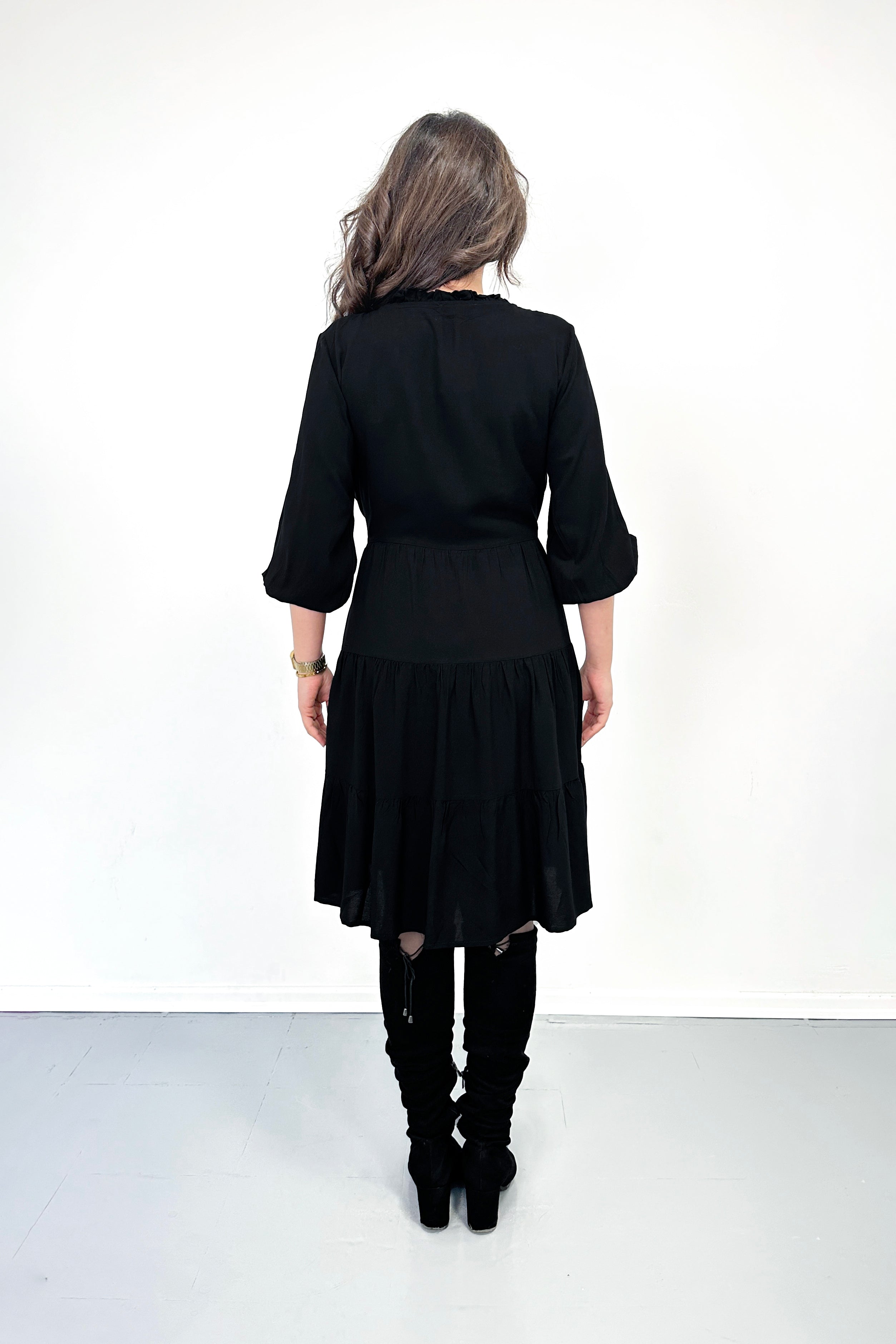 Bağlama Yaka Detaylı Kat Kat Viskon Elbise