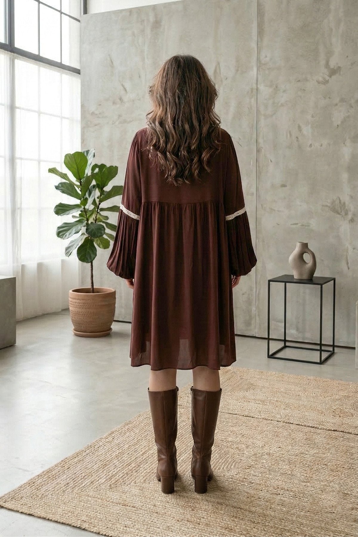 Bağcıklı Yaka Püskül Detaylı Dantel İşlemeli Balon Kollu Mini Elbise